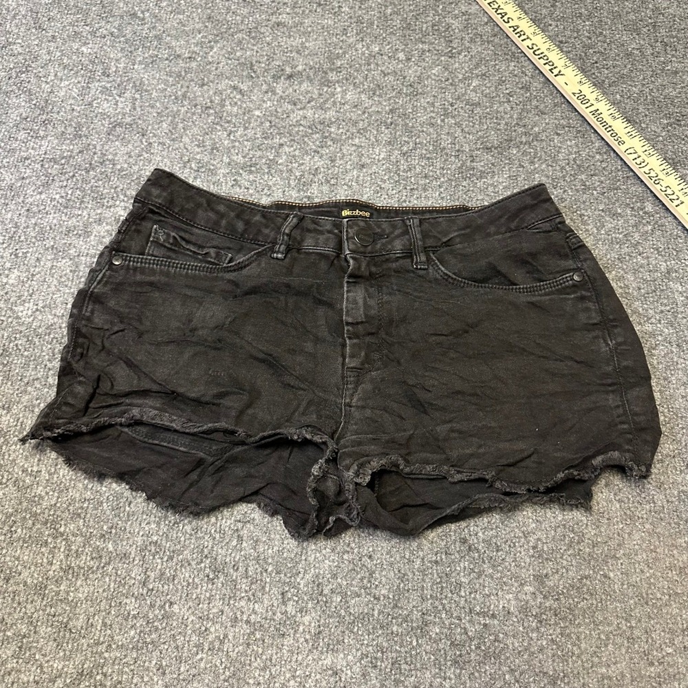 Bizzbee Shorts Womens Size 36 Black Denim Frayed Raw Hem Casual Five Pocket